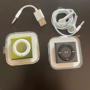 iPod Shuffle 4th Generation 2GB with New Headphones